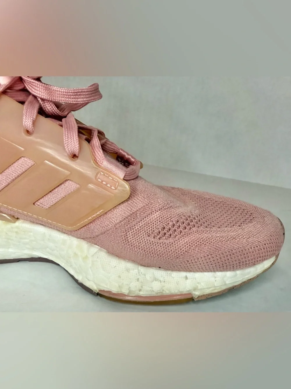 Adidas Women's Ultraboost 22 Running Shoe Wonder Mauve Size 9.5